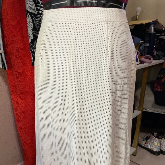 Hugo Boss leather skirt - Picture 8 of 14